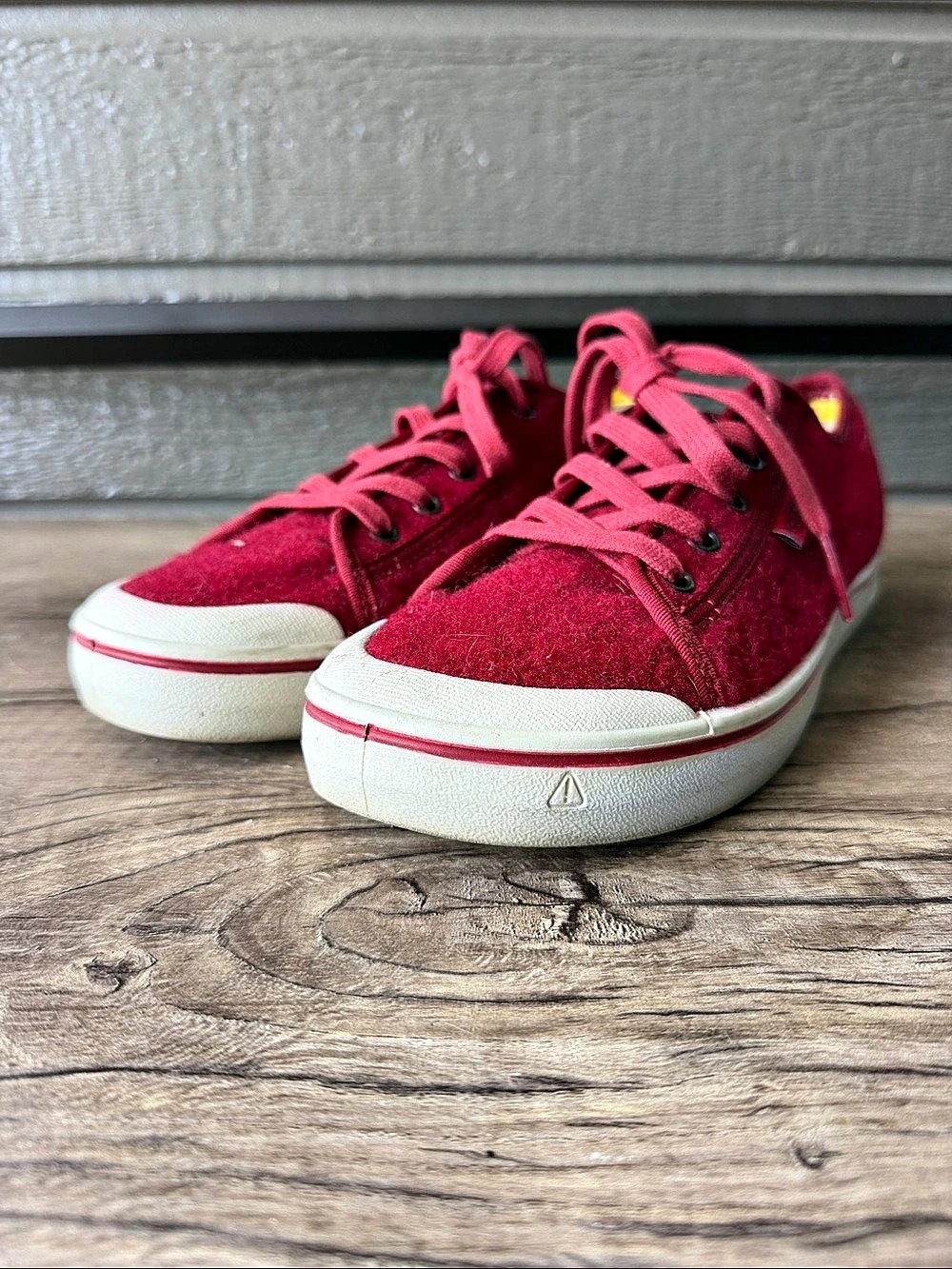 KEEN Kenton Red & White Sneakers size US 8.5